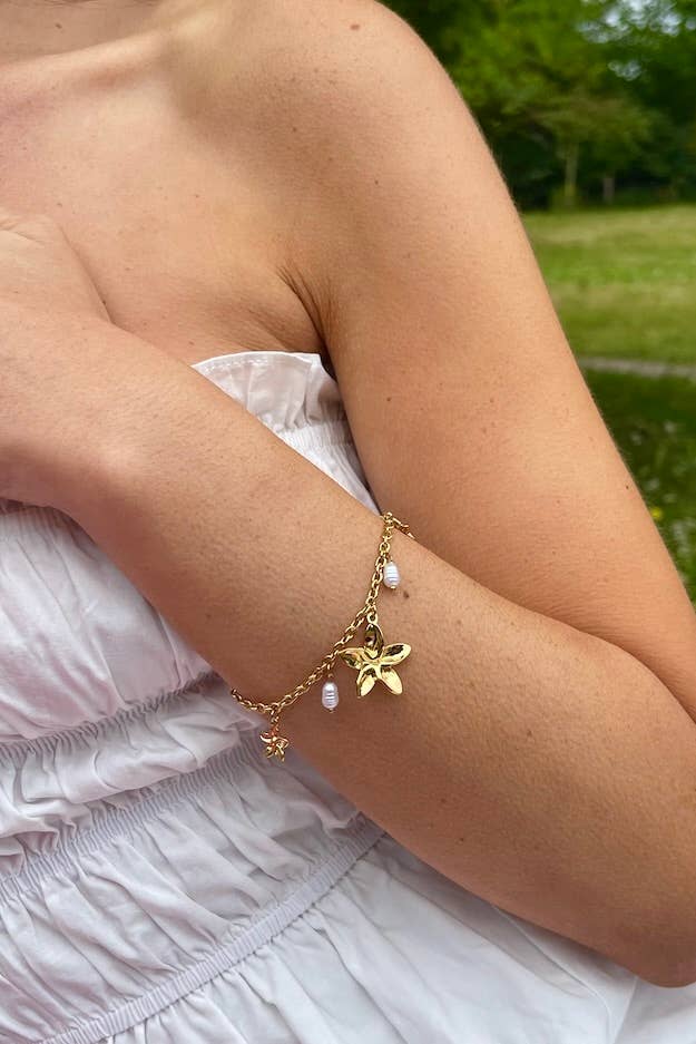Bracelet fleurs dorées en acier inoxydable FIONA